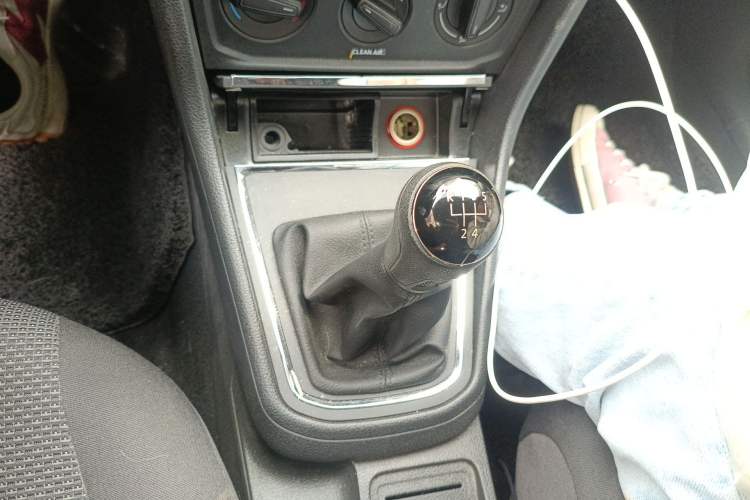 Used Volkswagen Bora 2016 1.6L Manual Fashion Edition
