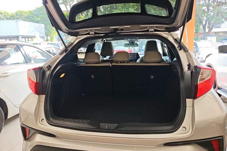 Used Toyota C-HR 2020 2.0L Leading Edition
