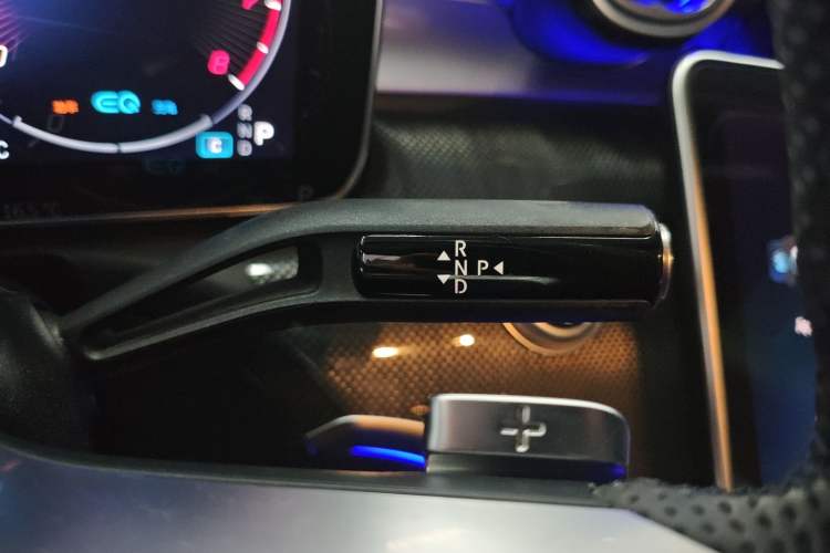 Used Mercedes-Benz C-Class 2022 C 260 L Sport Edition Gear Lever