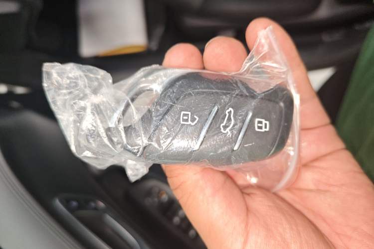 Used Roewe D7 2025 DMH 125km World Champion Edition Vehicle Key