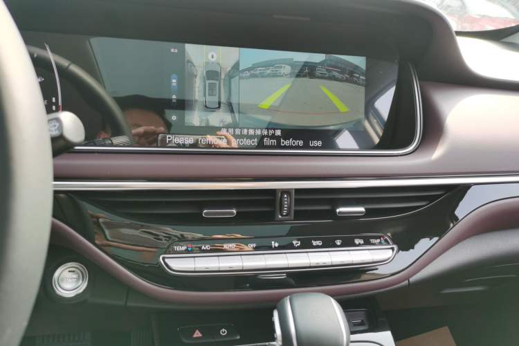 Used GAC Trumpchi M6 2023 PRO 270T DCT Luxury Edition Audio And AC Panel