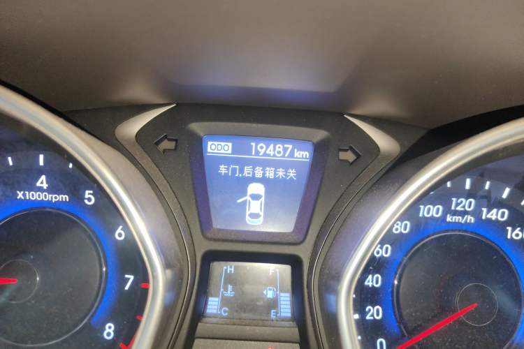 Used Hyundai Elantra (5th Generation / Langdong) 2012 1.6L Manual Leading Model