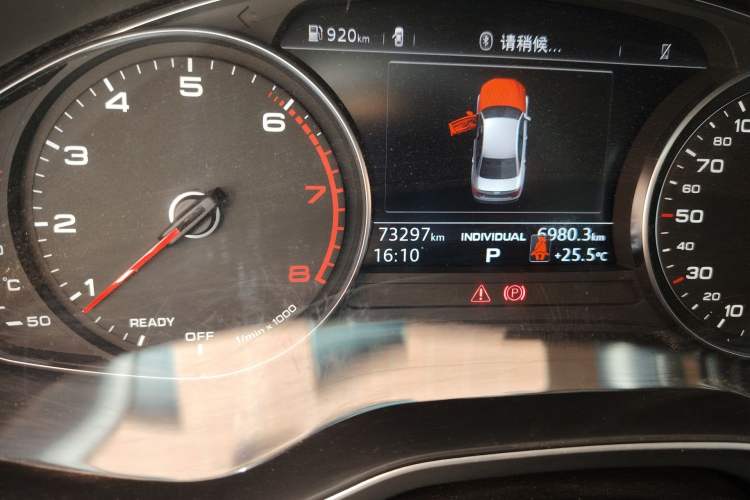 Used Audi A4L 2019 40 TFSI Ambition China VI Odometer Close Up