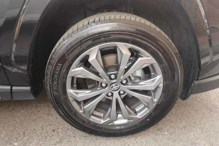 Used Toyota RAV4 2024 2.0L CVT Two-Wheel Drive Fashion Plus Edition
