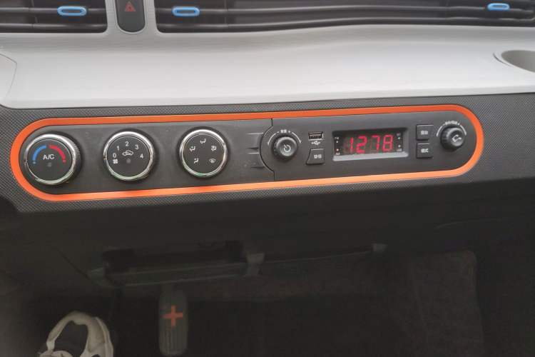 Used Wuling Hongguang MINIEV 2022 Easy Version Lithium Iron Phosphate
