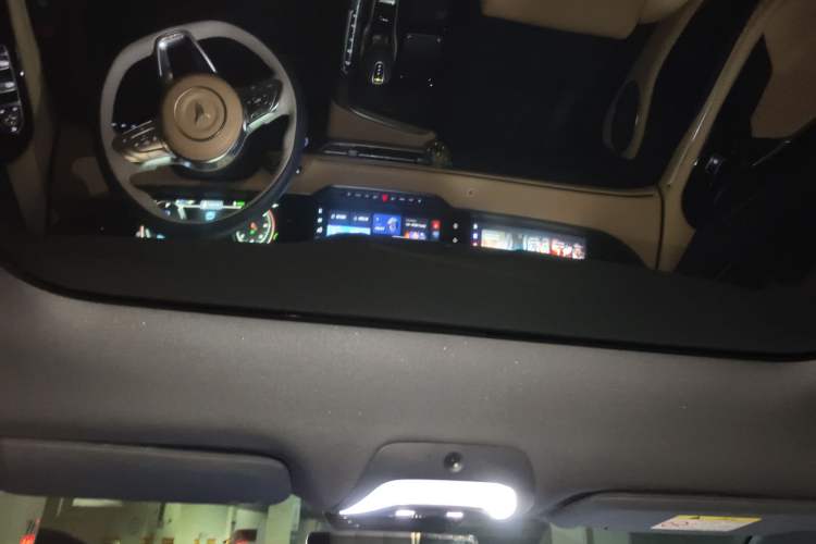 Used VOYAH FREE 2021 Four-Wheel Drive Standard Range-Extended Exclusive Luxury Package Headliner