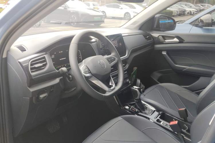 Used Volkswagen Tharu 2025 NewRui 300TSI Prestige Edition
