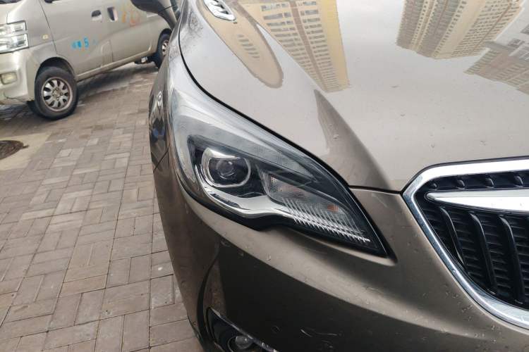 Used Buick Envision 2018 20T Two-Wheel Drive Luxury Model
