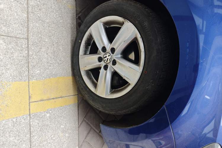 Used Volkswagen Polo 2011 1.6L Automatic ZhiShang Version