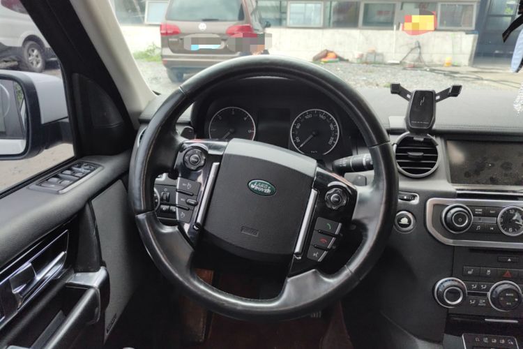 Used Land Rover Discovery 2013 3.0 SDV6 HSE Diesel Edition Steering Wheel