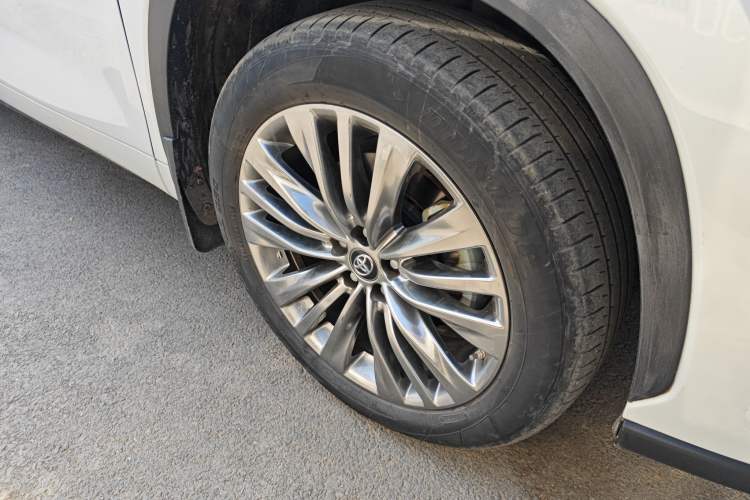 Used Toyota Highlander 2022 Dual-Engine 2.5L Four-Wheel Drive Prestige Version 7 Seats