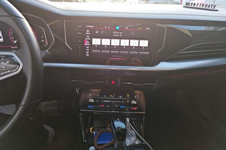 Used Volkswagen Passat 2023 Facelift 330TSI Prestige Edition Audio And AC Panel