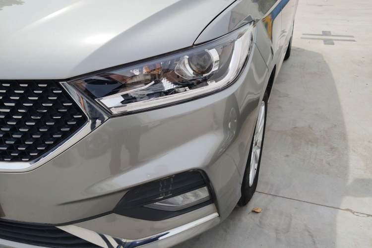 Used Baojun 360 2019 Revised Version 1.5L Manual Elite China VI Left Front Headlight