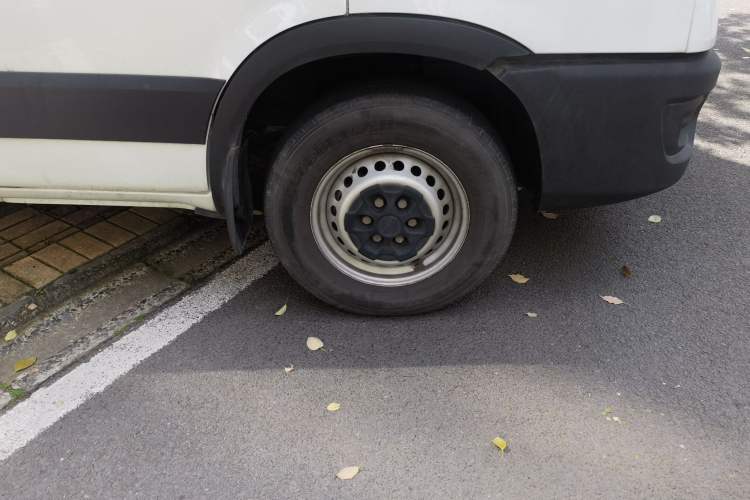 Used Iveco Eurocargo 2021 2.0T Manual Super-Rui Short Wheelbase High-Roof Side-Sliding Door F1A