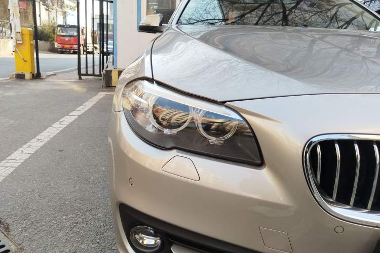 Used BMW 5 Series 2014 520Li Elegant Model
