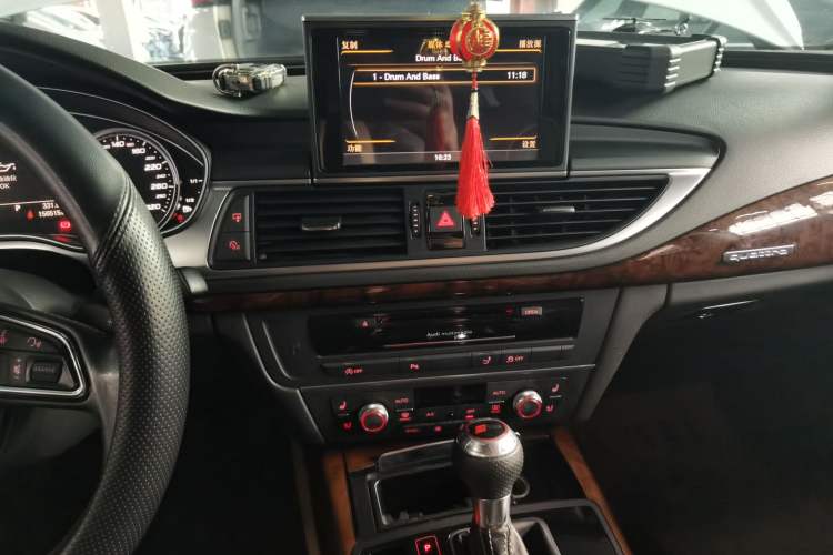 Used Audi A7 2014 50 TFSI quattro Comfort Model Audio And AC Panel