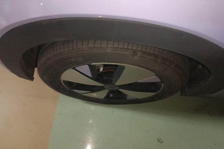 Used BYD Dolphin 2023 420 km Fashion Edition Left Front Wheel Hub