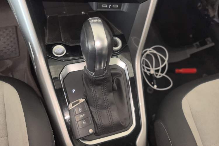 Used Volkswagen T-ROC 2021 280TSI DSG Two-Wheel Drive R-Line Pro Connected Version
