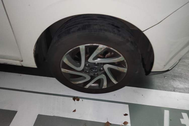 Used JAC Group Refine S2 2015 1.5L CVT Luxury Edition Right Front Wheel Hub