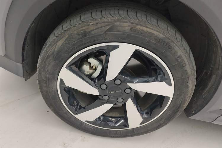 Used Lynk & Co 06 EM-P 2020 PHEV Plus Exterior 4