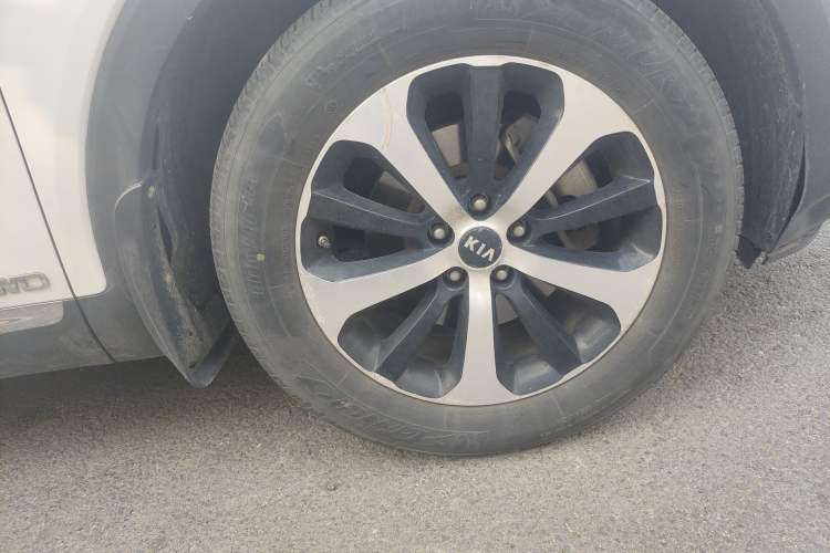 Used Kia Sorento 2015 Sorento L 2.4L Gasoline 4WD Elite Edition 5 Seats China IV Standard