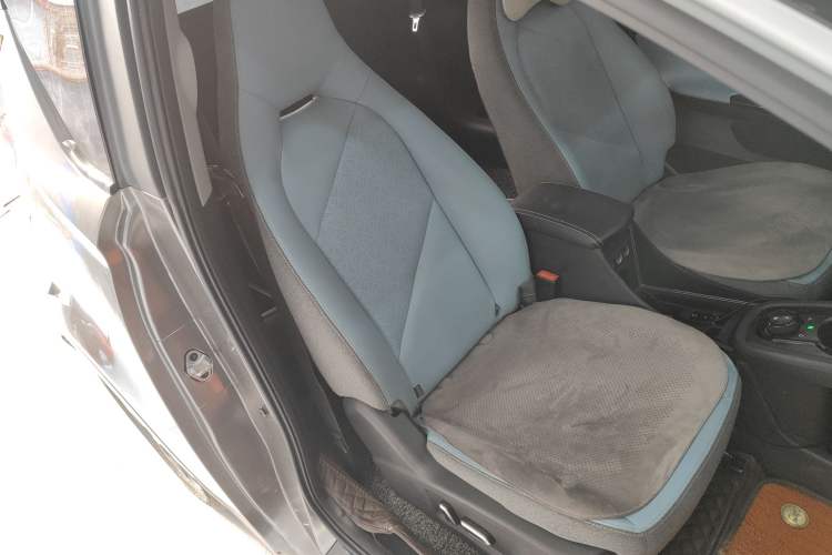 Used Chery QQ Little Ant 2022 Sweet Pink Edition Half-Sugar Version 3-Cell Lithium 30kW 408km Right Front Seat