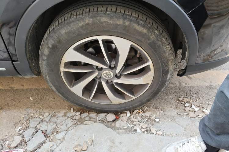 Used Baojun 560 2015 1.8L manual luxury version Right Front Wheel Hub