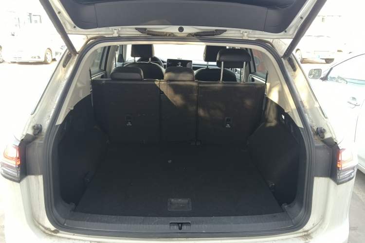 Used Volkswagen Tayron 2023 300TSI Two-Wheel-Drive Luxury Plus Advanced Edition
