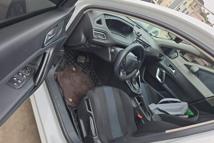 Used Peugeot 308 2019 1.6L Automatic Luxury Version China V Standard