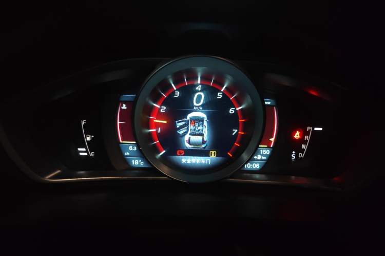 Used Volvo V40 2013 2.0T Zhiya Edition Instrument Cluster