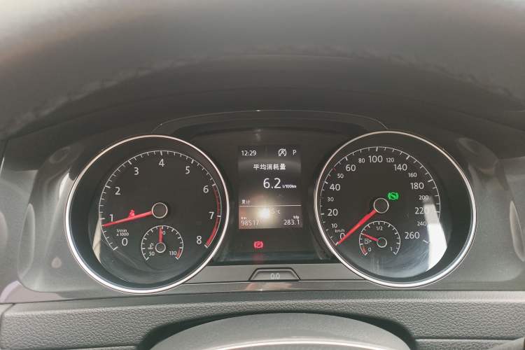 Used Volkswagen Golf 2018 230TSI Automatic Luxury Version
