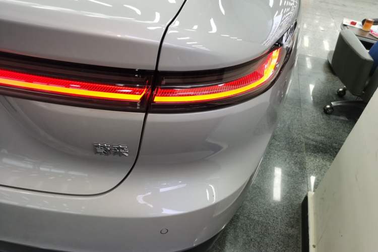 Used Nio ET7 2024 75 kWh Executive Edition Exterior 3