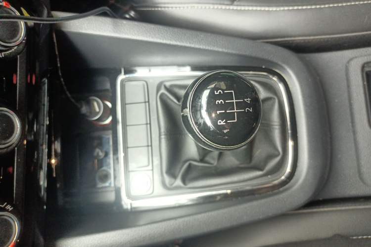 Used Volkswagen Sagitar 2017 1.6L Manual Comfort Model