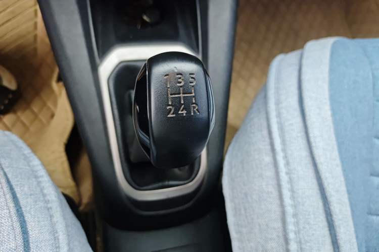 Used Peugeot 301 2014 1.6L Manual Comfort Edition
