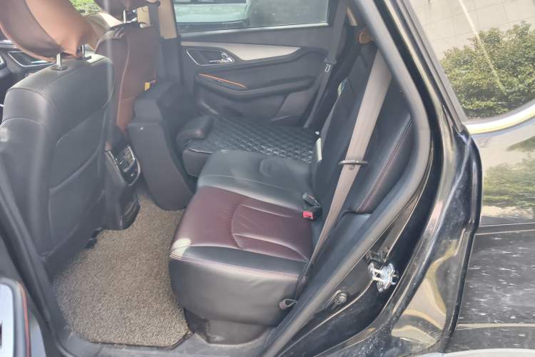 Used Baojun 560 2015 1.8L manual luxury version
