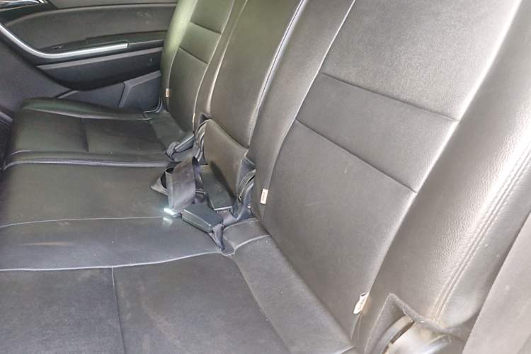 Used JMC Yusheng S350 2013 2.4T Manual Two-Wheel Drive Diesel Luxury 7-Seater