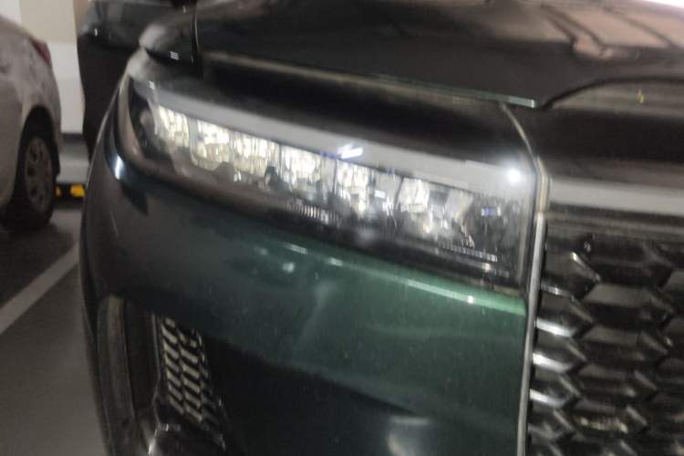 Used Li Auto ONE 2021 Extended-Range 6-Seater Version Right Front Headlight