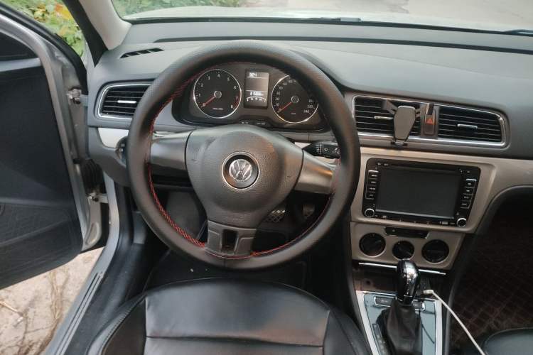 Used Volkswagen Lavida 2014 1.6L Automatic Sport Edition
