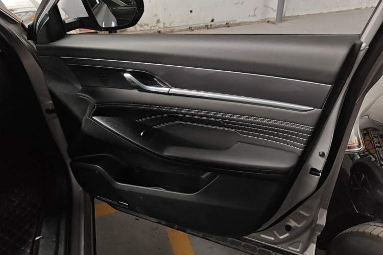 Used Dongfeng Aeolus Mage 2024 HONOR Edition DH-i 1.5T Luxury Model
