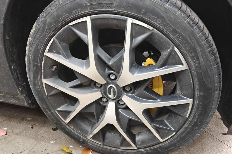 Used GAC Trumpchi EMPOW 2023 270T DCT J15 Version Right Front Wheel Hub