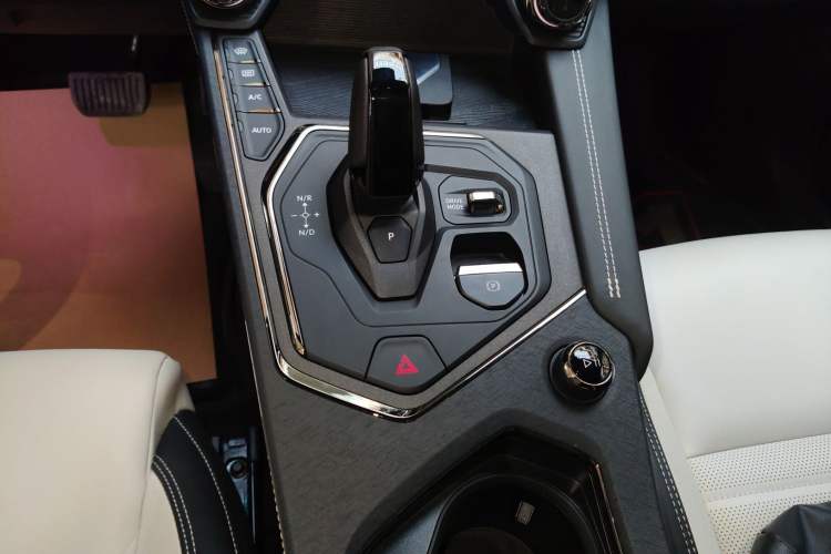 Used Lynk & Co 01 EM-P 2023 1.5TD EM-P Dawn Edition
