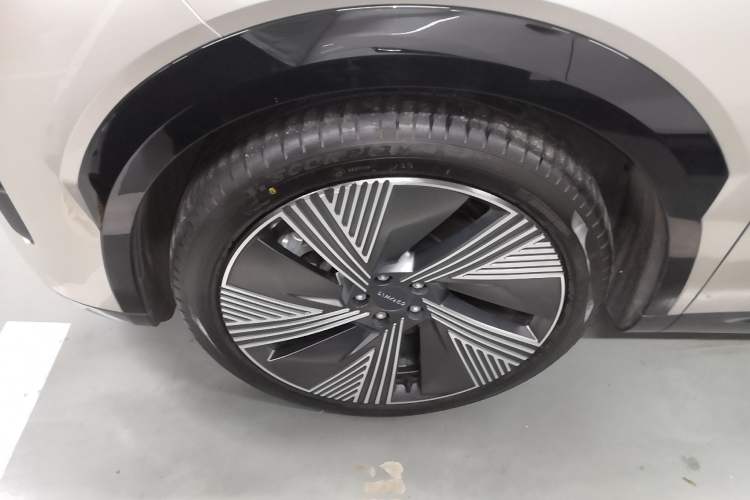 Used Lynk & Co 08 EM-P 2025 245km Ultra-Long Range Halo