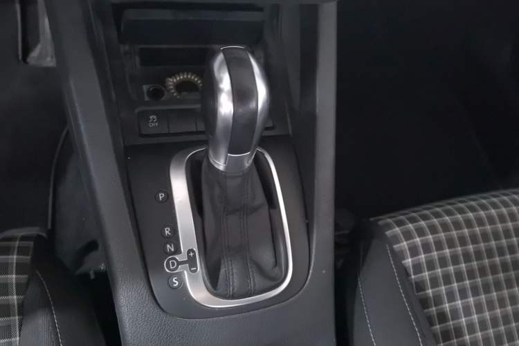 Used Volkswagen Scirocco 2015 1.4TSI Fashion Edition Gear Lever