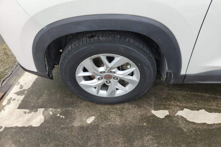 Used Wuling Hongguang S3 2019 1.5L Manual Standard Version China VI Standard Left Front Wheel Hub