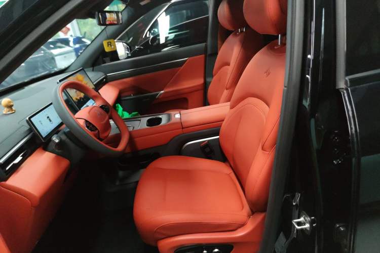 Used Dongfeng eπ eπ008 2024 210Max Range-Extended Version 6 Seats
