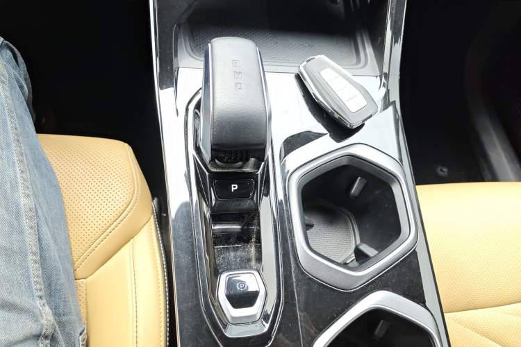 Used Geely Auto FX11 2023 1.5TD DCT Prestige Edition
