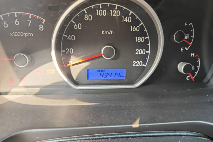 Used Hyundai Celesta 2015 1.6L Manual Comfort Model