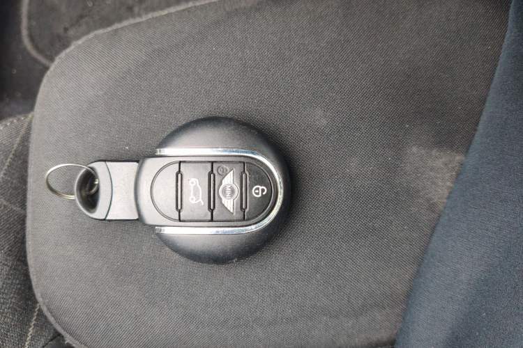 Used MINI 2016 1.5T COOPER Five-Door Edition Vehicle Key