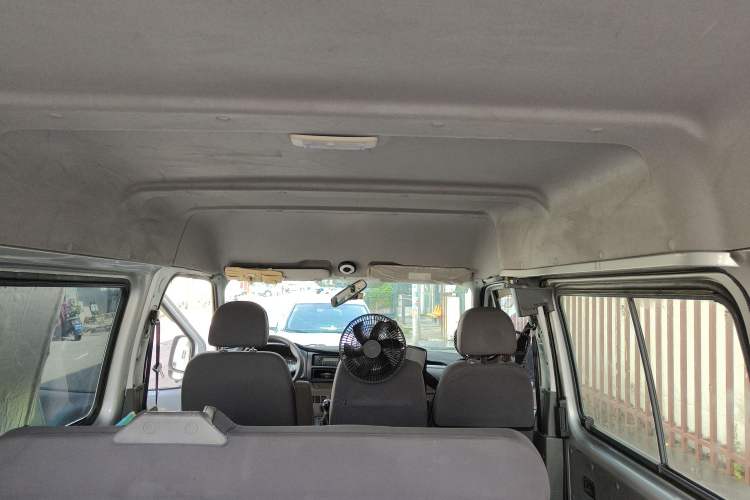 Used JMC Transit 2019 2.8T Commercial Version Short Wheelbase Mid-Roof 6-Seater China VI JX493