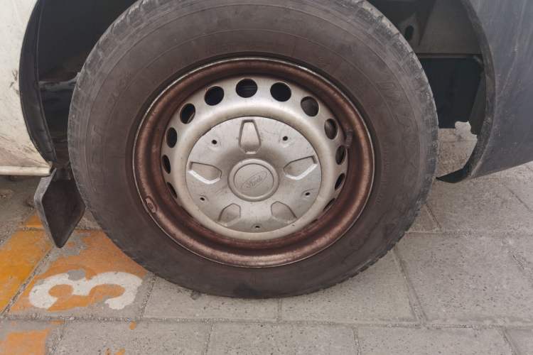 Used Ford Transit 2019 2.0T Gasoline Automatic Multi-Function Commercial Vehicle Mid-Roof 6-Seater China VI Standard